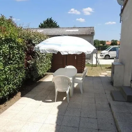 House Adorable Maisonnette A Semesterbostad *