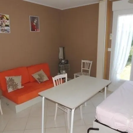 Semesterbostad House Adorable Maisonnette A Meschers-sur-Gironde